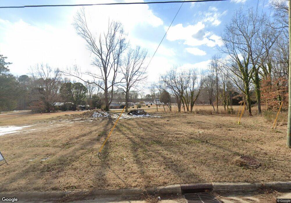 611 W Ridgeway St, Warrenton, NC 27589 - photo 1