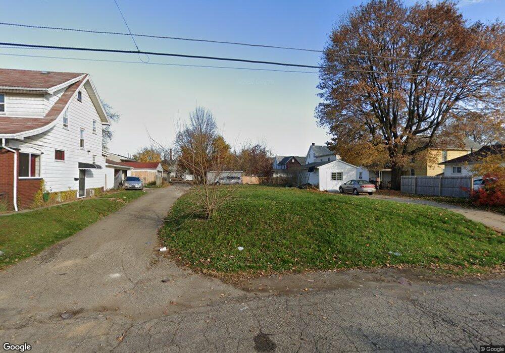 2611 10th St SW, Canton, OH 44710 - photo 1