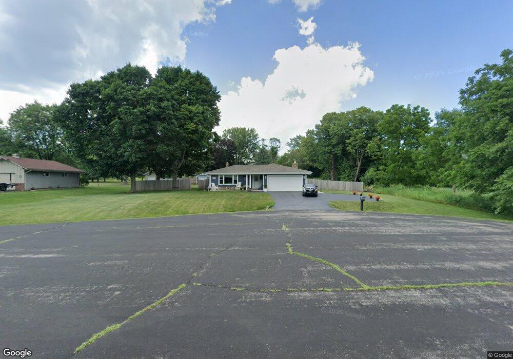 N57W25514 Fox Hollow Dr, Sussex, WI 53089 - photo 1