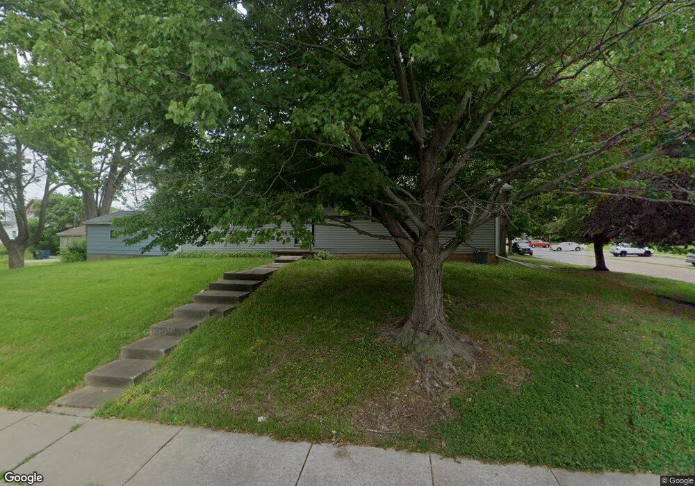 1206 E 11th St, Davenport, IA 52803 - photo 1