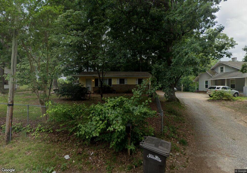 233 Fayetteville Ave, Statesville, NC 28677 - photo 1