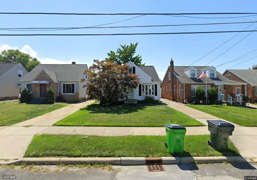 1532 E 294th St, Wickliffe, OH 44092 - photo 1