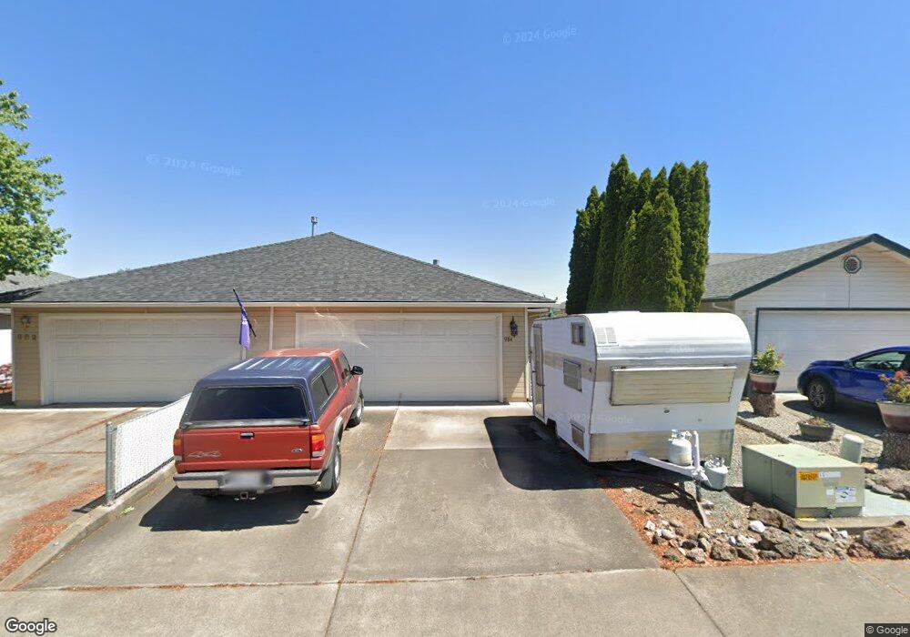 984 Glengrove Ave, Central Point, OR 97502 - photo 1