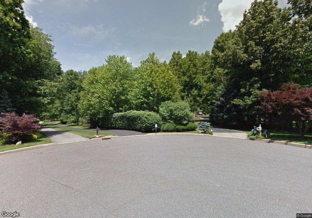 17 Honeysuckle Ct, Glen Mills, PA 19342 - photo 1