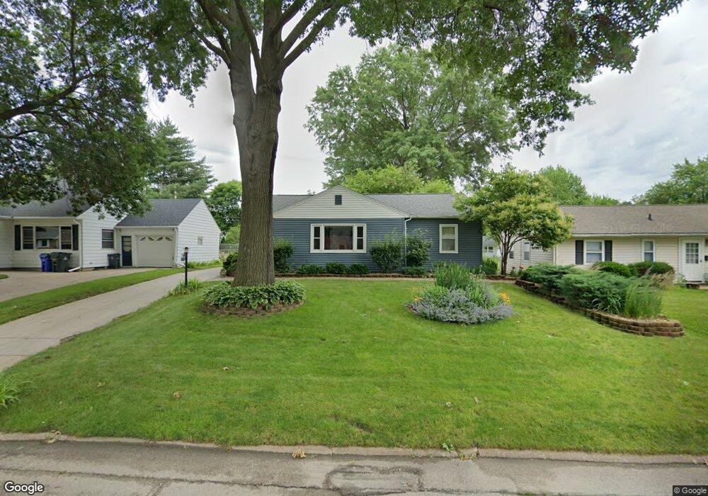 351 21st St NW, Cedar Rapids, IA 52405 - photo 1