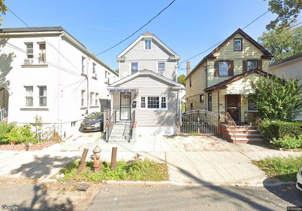 10929 156th St, Jamaica, NY 11433 - photo 1