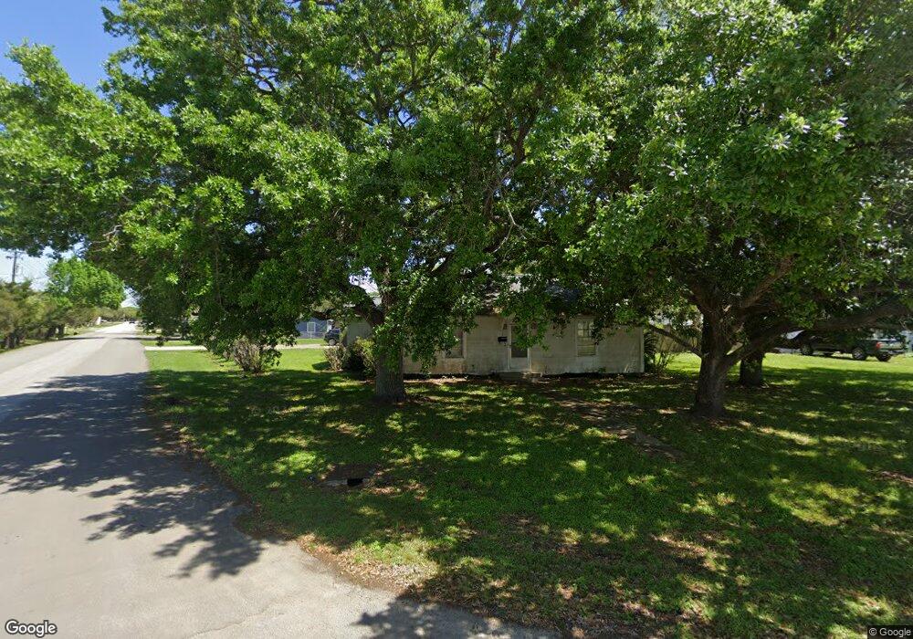 903 Avenue G, Bay City, TX 77414 - photo 1