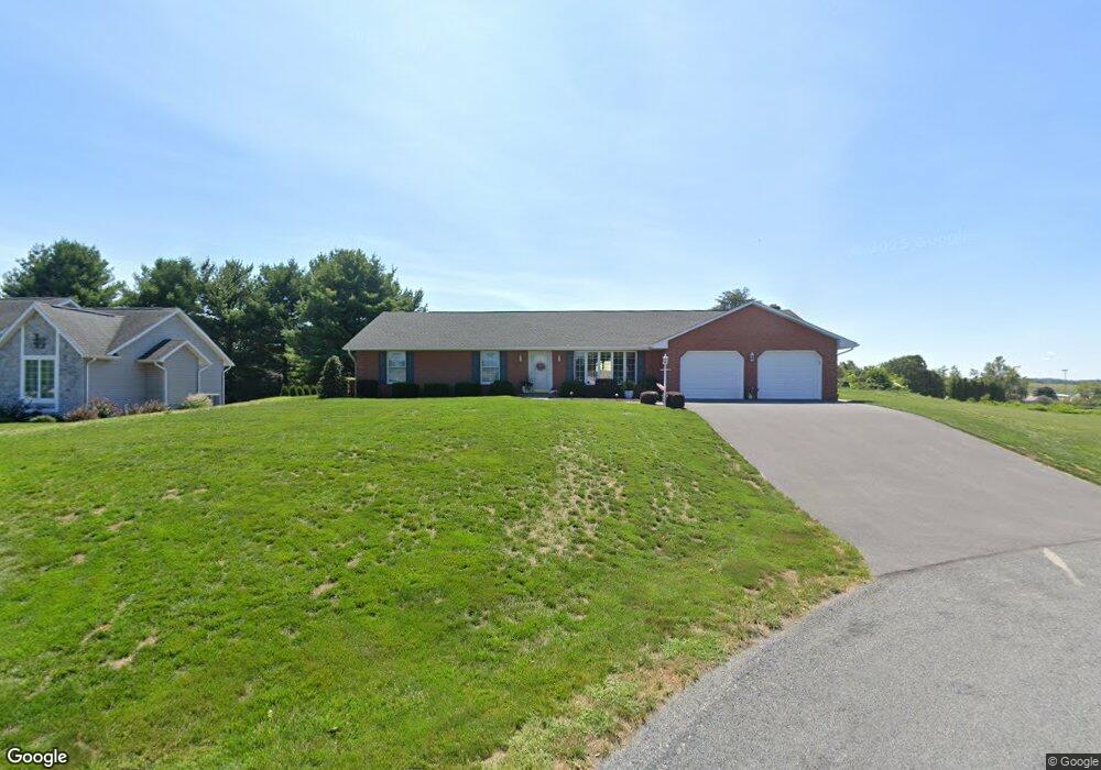 10132 Jacob MacK Dr W, Waynesboro, PA 17268 - photo 1