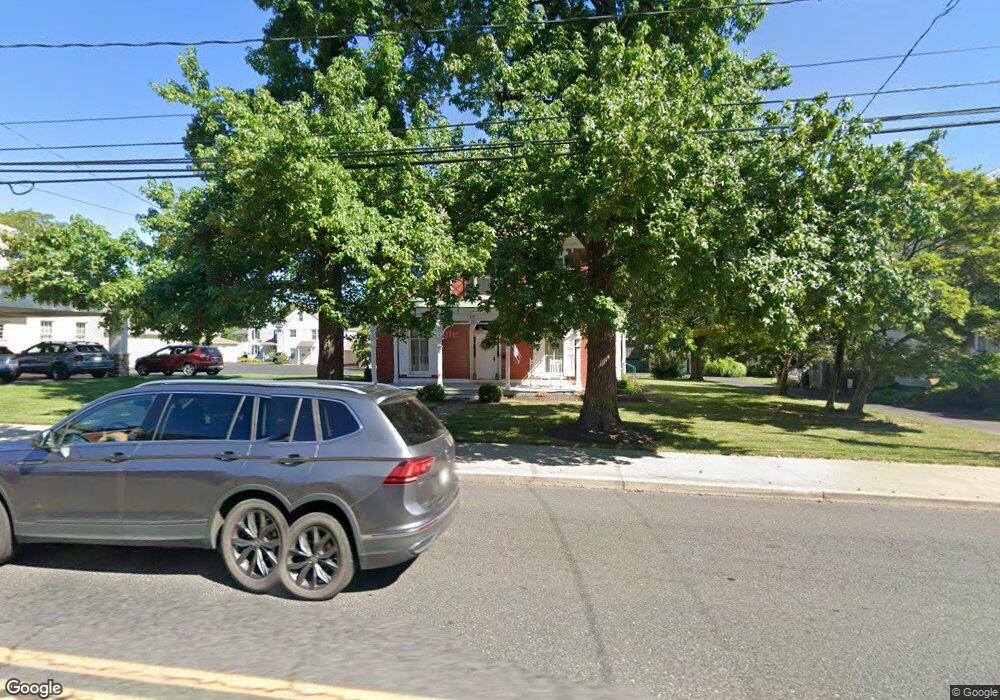 813 W Broad St, Quakertown, PA 18951 - photo 1