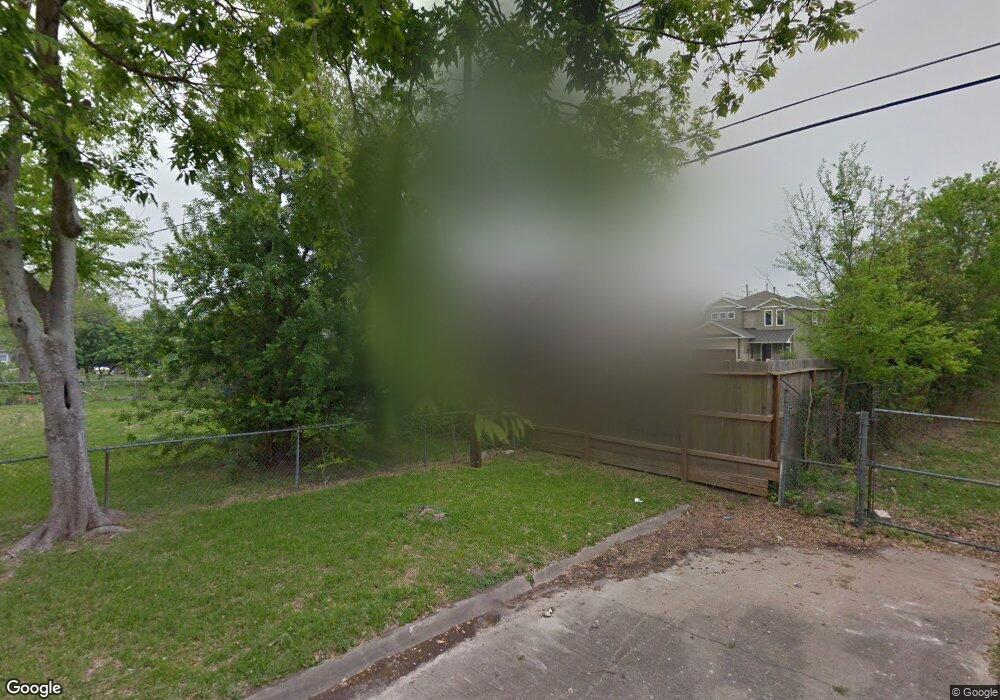 6111 Yale Village Dr, Houston, TX 77076 - photo 1