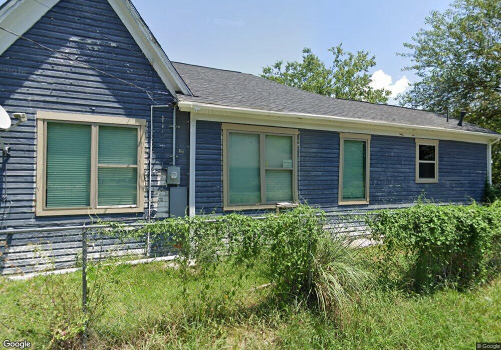 419 W 5th St, Bonham, TX 75418 - photo 1