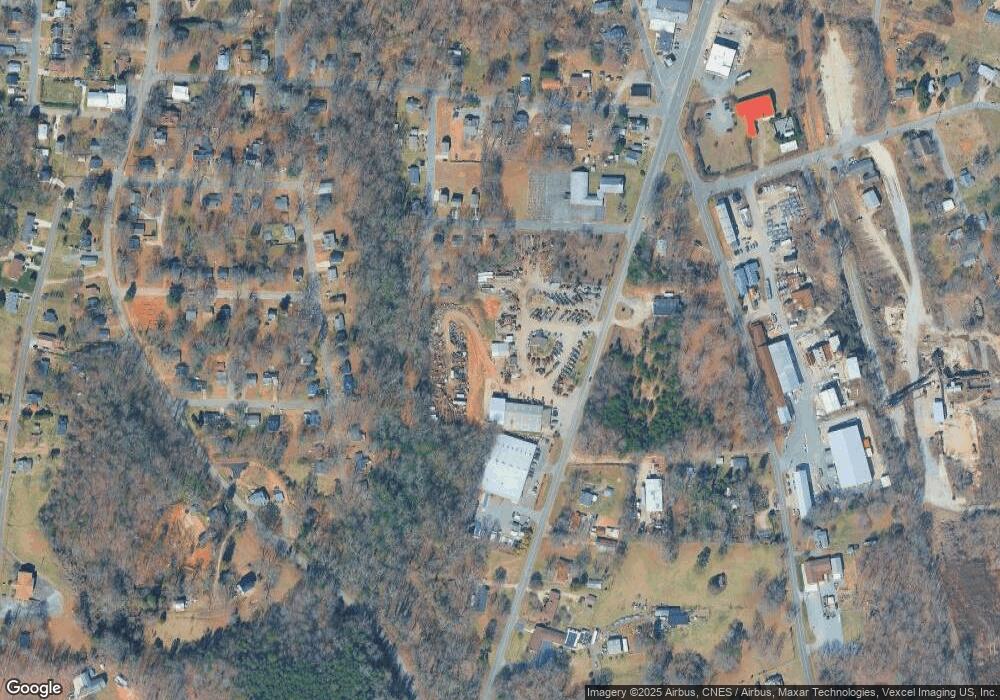 1804 Shelton Ave, Statesville, NC 28677 - photo 1