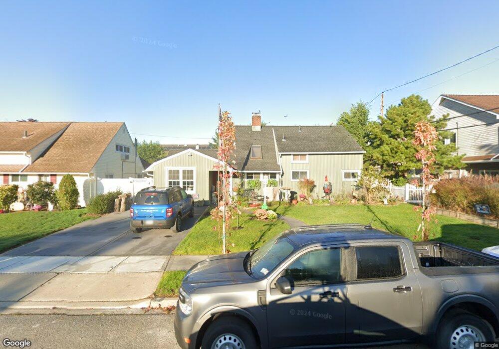 6 Raspberry Ln, Levittown, NY 11756 - photo 1