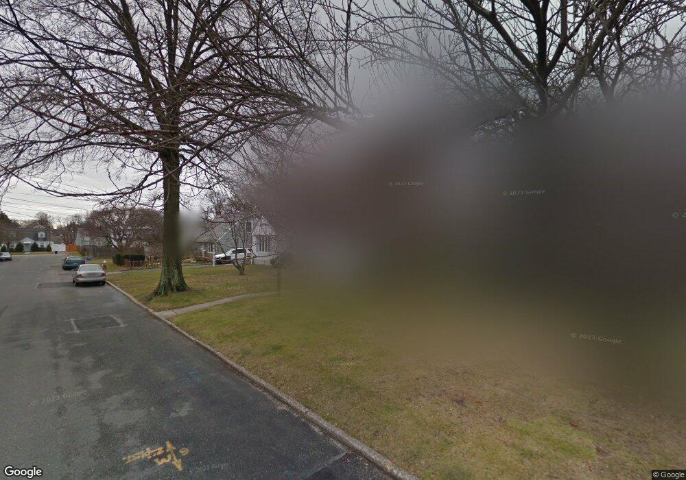 5 Westfield Place, Glen Cove, NY 11542 - photo 1