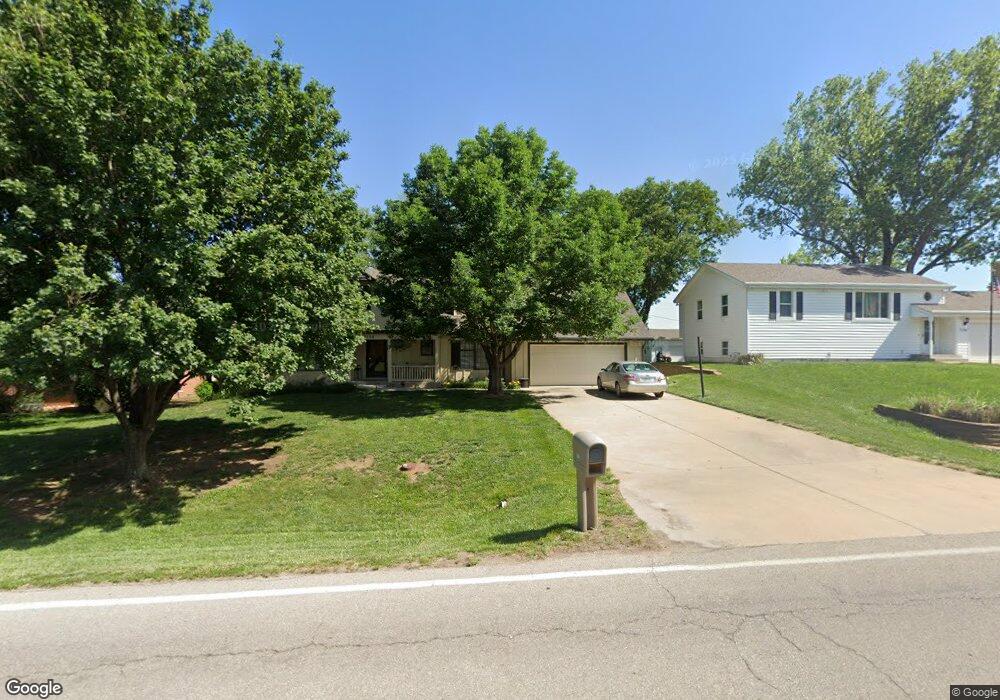 7136 SW 33rd St, Topeka, KS 66614 - photo 1