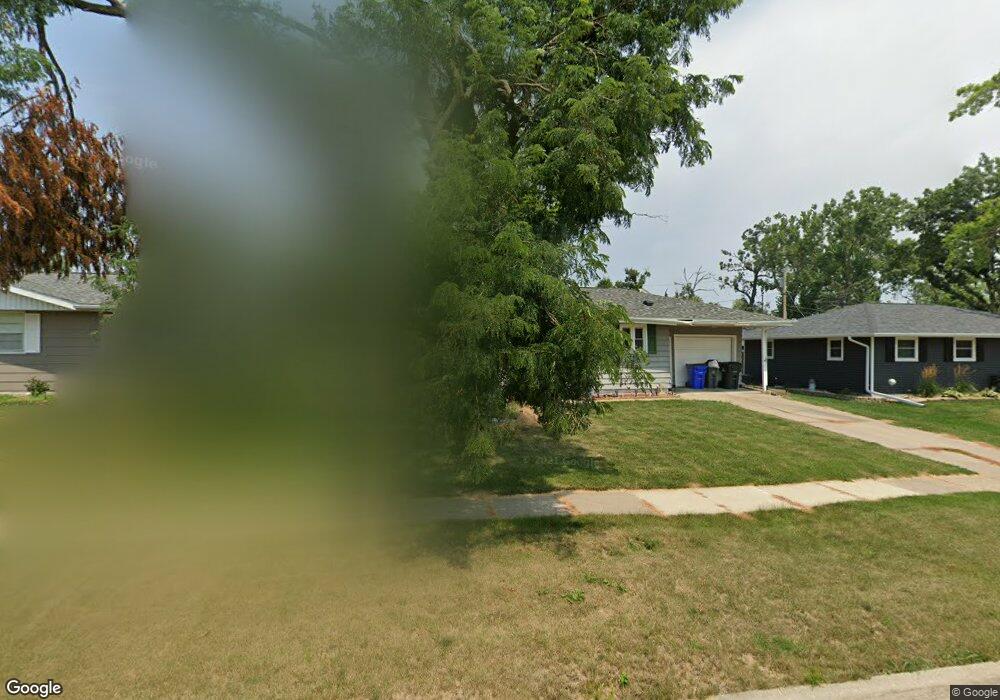 1206 N Ave NW, Cedar Rapids, IA 52405 - photo 1