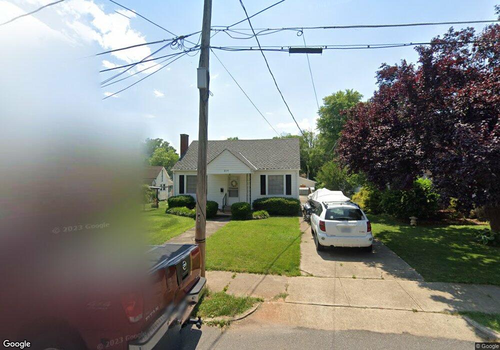 219 N Oak St, Statesville, NC 28677 - photo 1