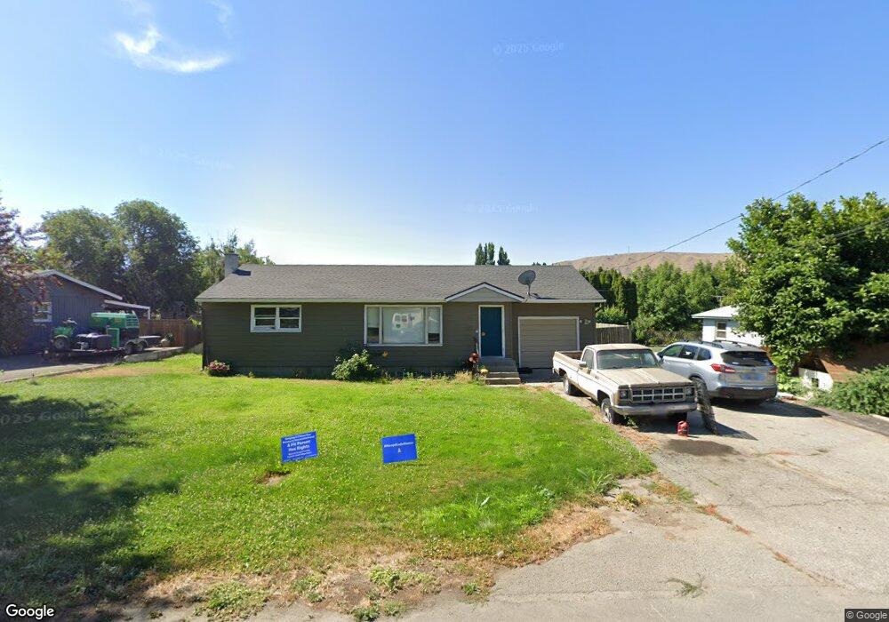 1112 1st St SE, East Wenatchee, WA 98802 - photo 1