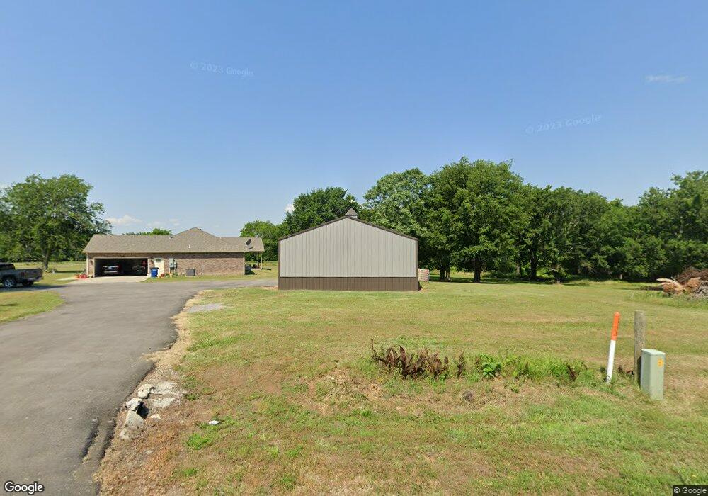 1653 N Cherokee Ave, Chouteau, OK 74337 - photo 1