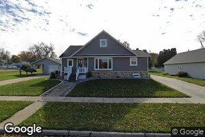 1116 3rd St, Hull, IA 51239
