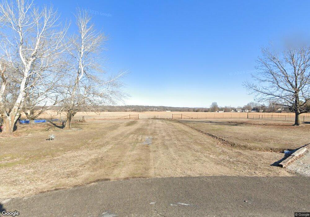 2413 N Cedar Ave, Claremore, OK 74017 - photo 1