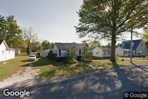 421 Pine St, Carrollton, IL 62016