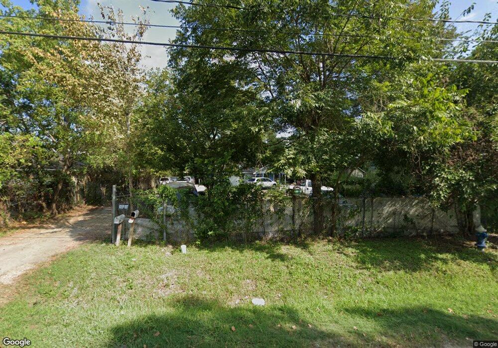 1009 Apache St, Houston, TX 77022 - photo 1