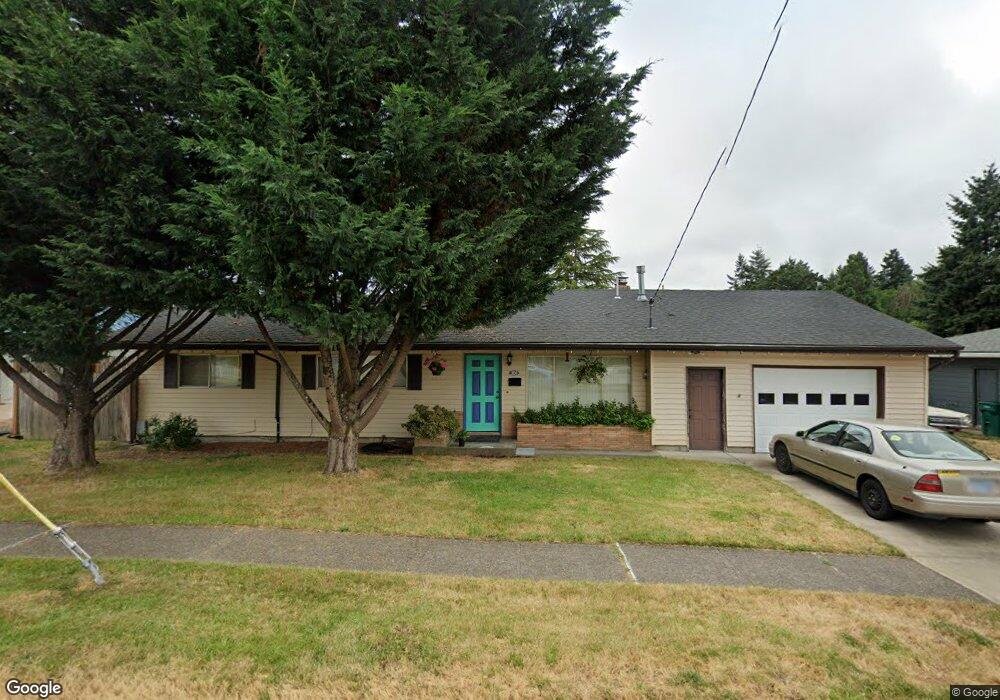 304 E 5th St, Newberg, OR 97132 - photo 1