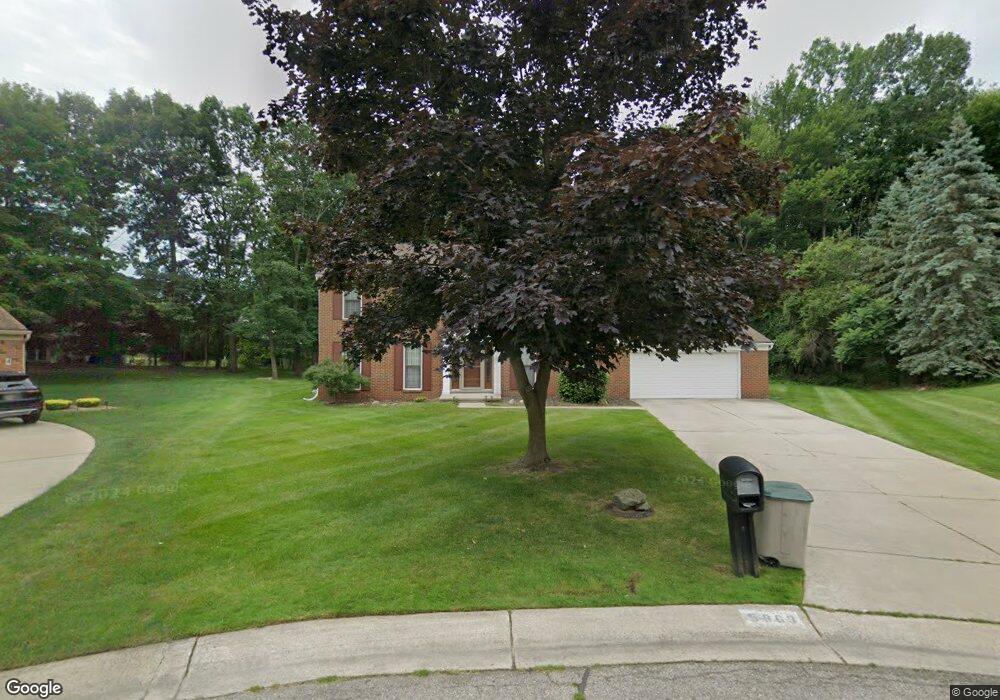 5869 N Course Place, West Bloomfield, MI 48323 - photo 1