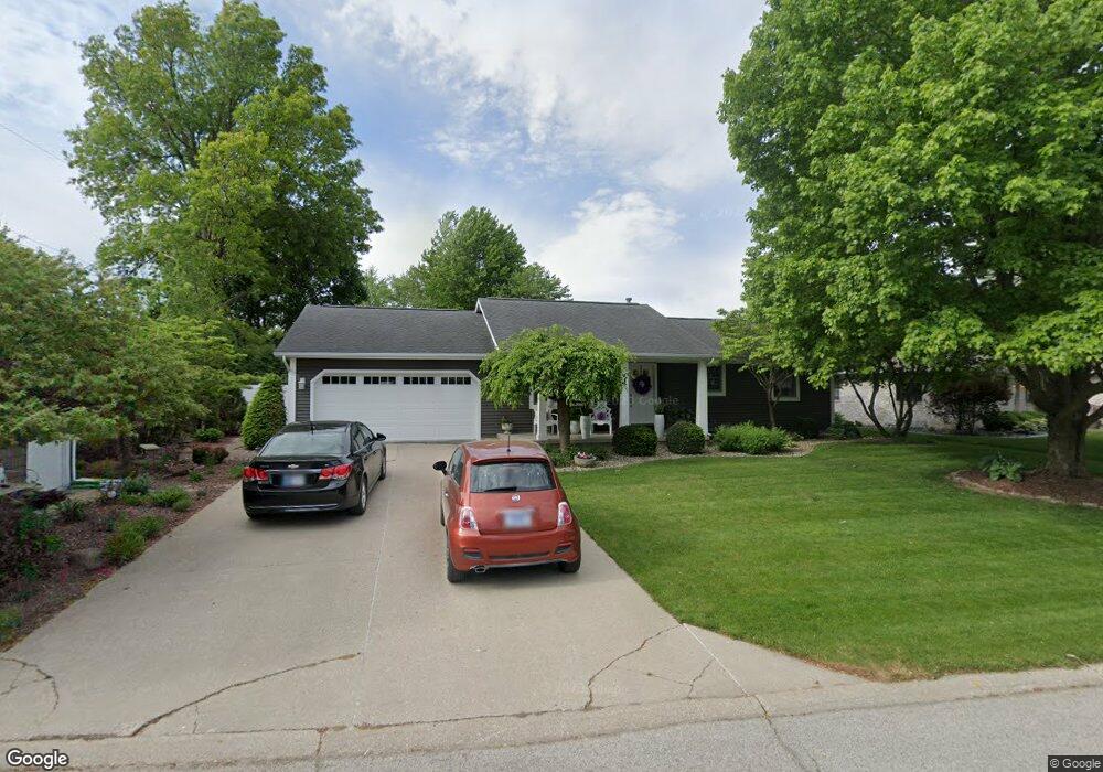 653 Miami Dr, Nappanee, IN 46550 - photo 1