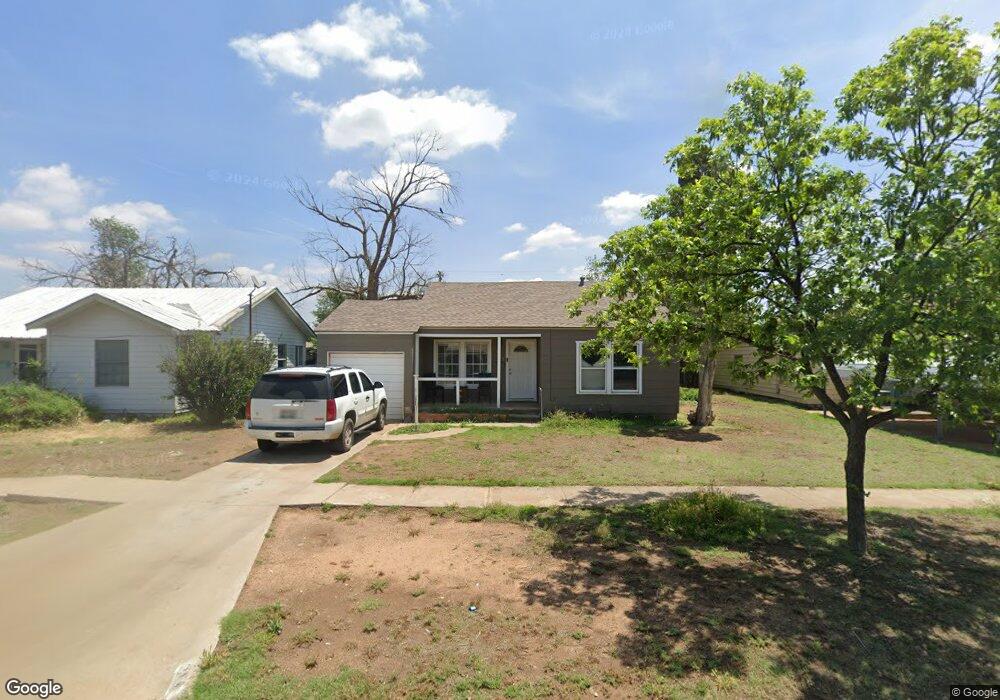 314 Aileen St, Plainview, TX 79072 - photo 1