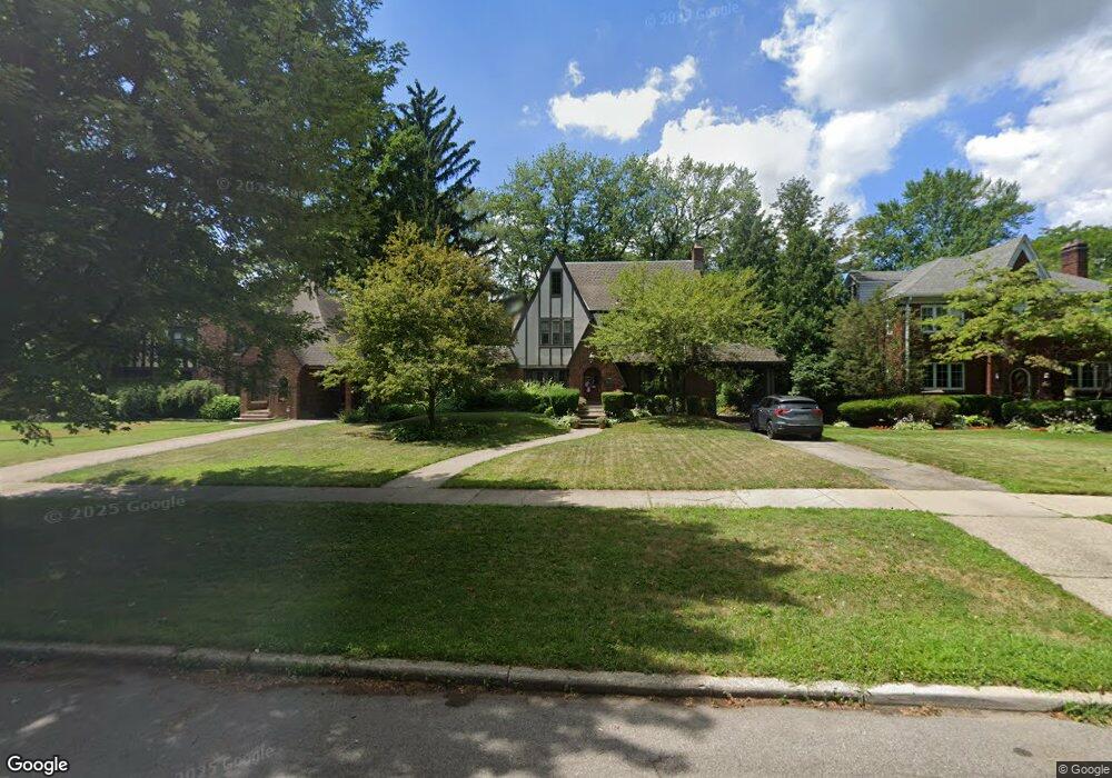 1369 Buckingham Rd, Grosse Pointe Park, MI 48230 - photo 1