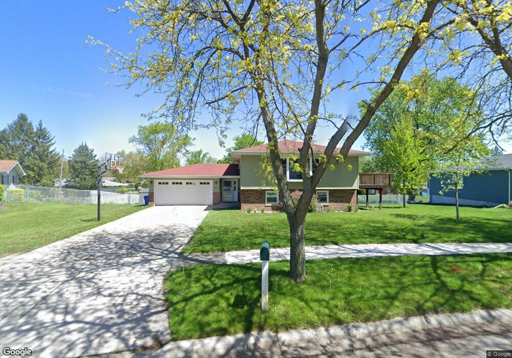 210 Magnolia Dr, Crown Point, IN 46307 - photo 1