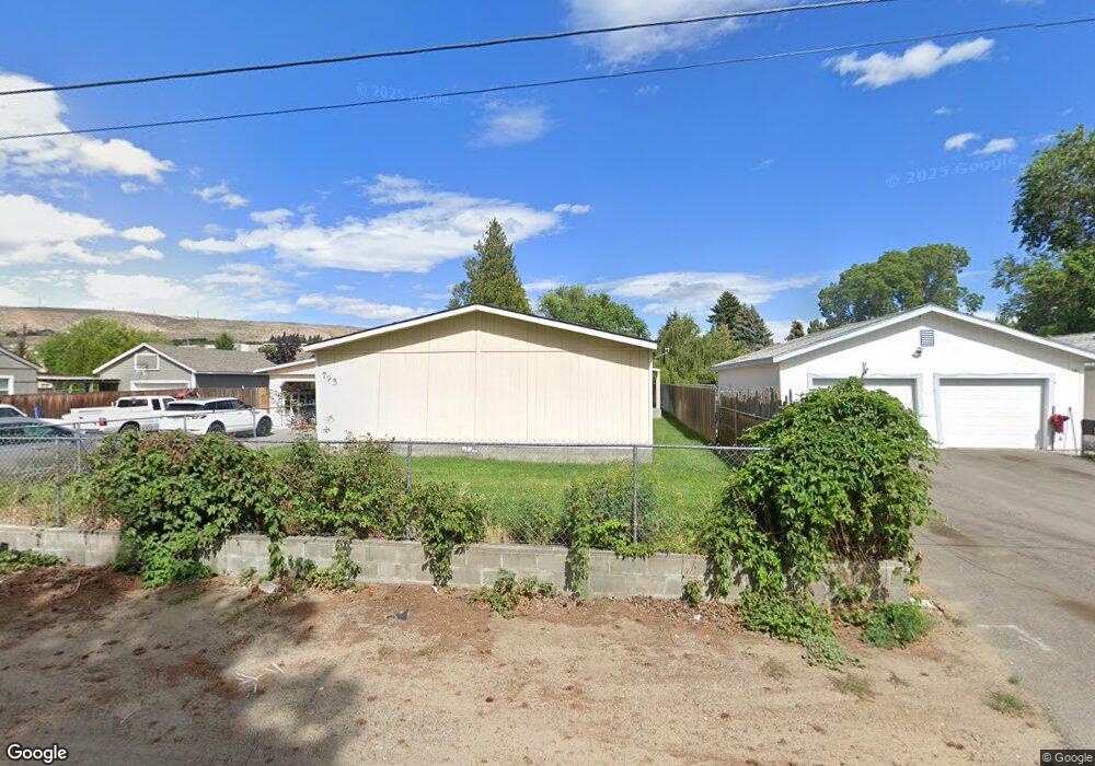 793 N Gale Place, East Wenatchee, WA 98802 - photo 1