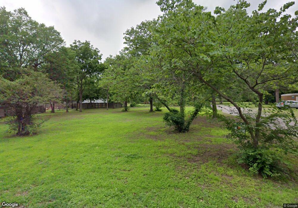 927 E SE, Ardmore, OK 73401 - photo 1