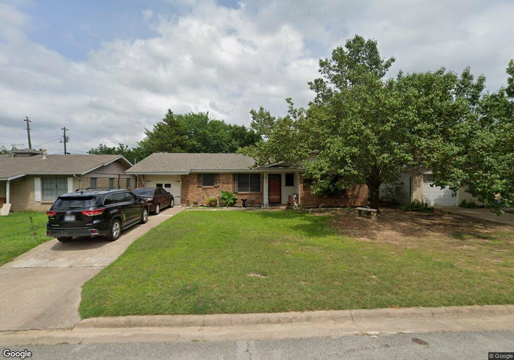 1722 S Travis Ave, Denison, TX 75021 - photo 1