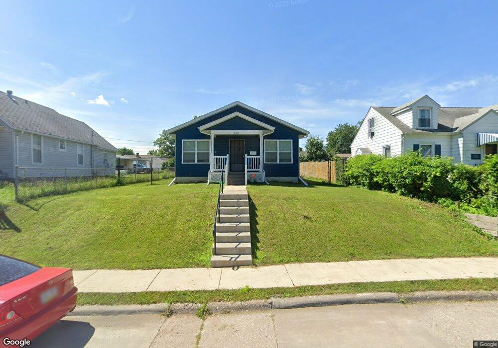 2113 W Lombard St, Davenport, IA 52804 - photo 1