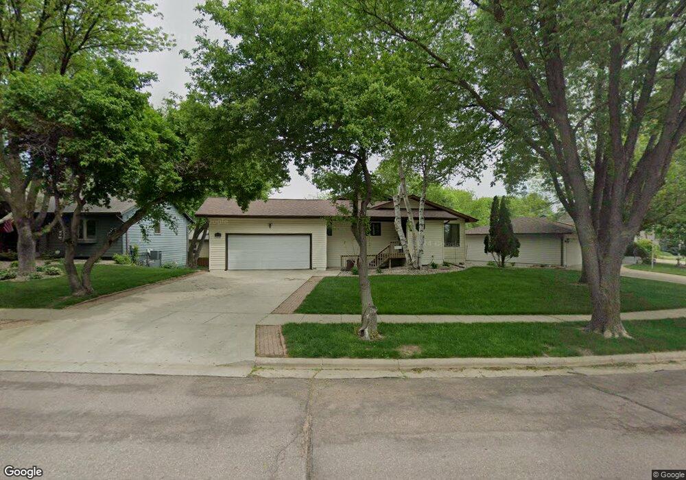 2404 S Alpine Ave, Sioux Falls, SD 57110 - photo 1
