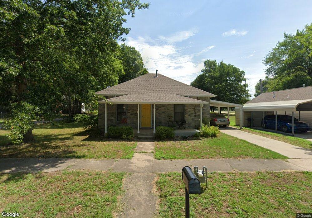 304 S Normal Ave, Claremore, OK 74017 - photo 1