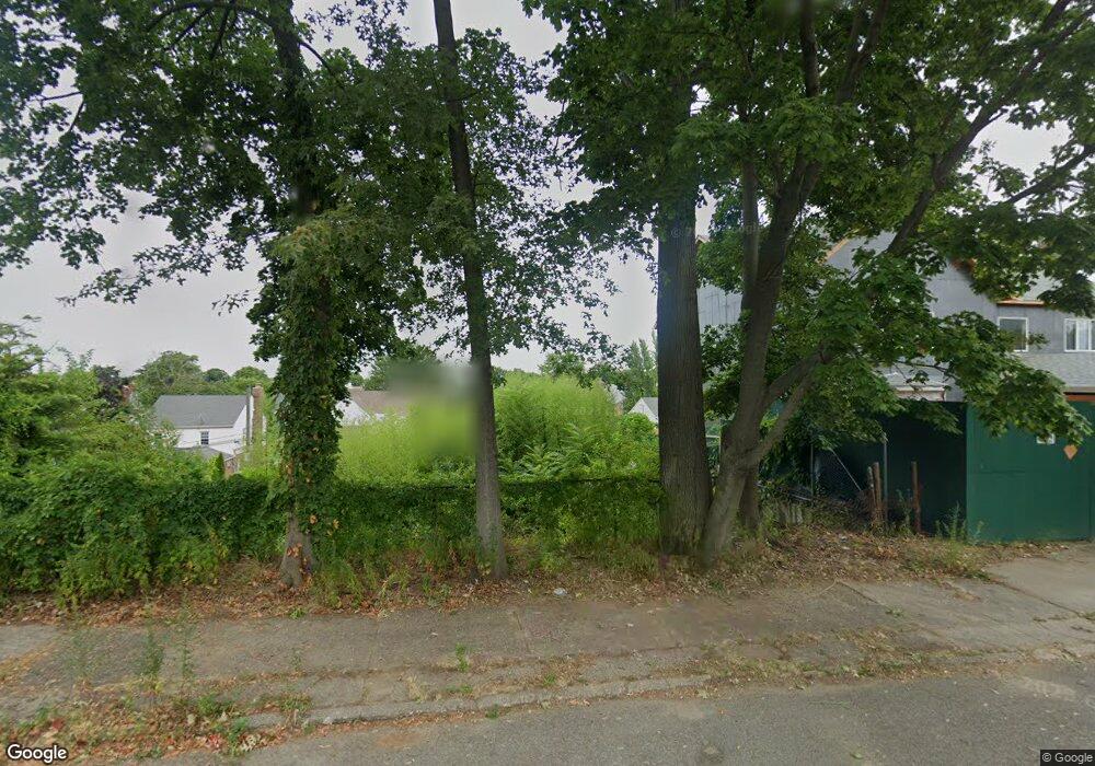 186-05 80th Dr, Jamaica, NY 11432 - photo 1