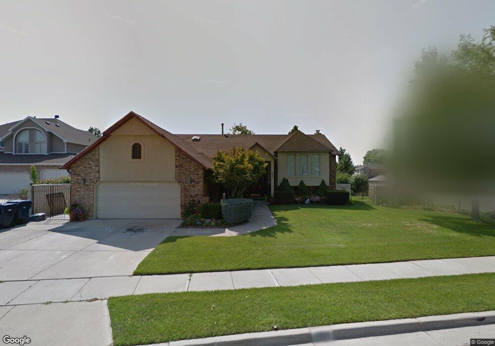 8894 S Red Willow Cir, Sandy, UT 84093 - photo 1