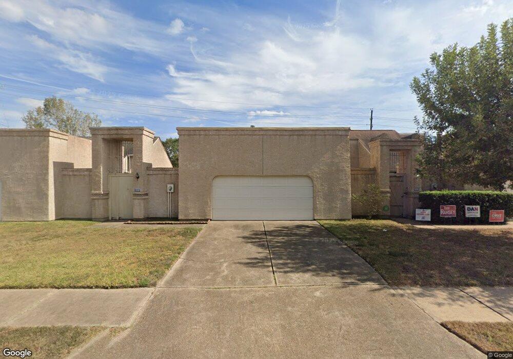 7438 Fountaincrest Dr, Houston, TX 77041 - photo 1
