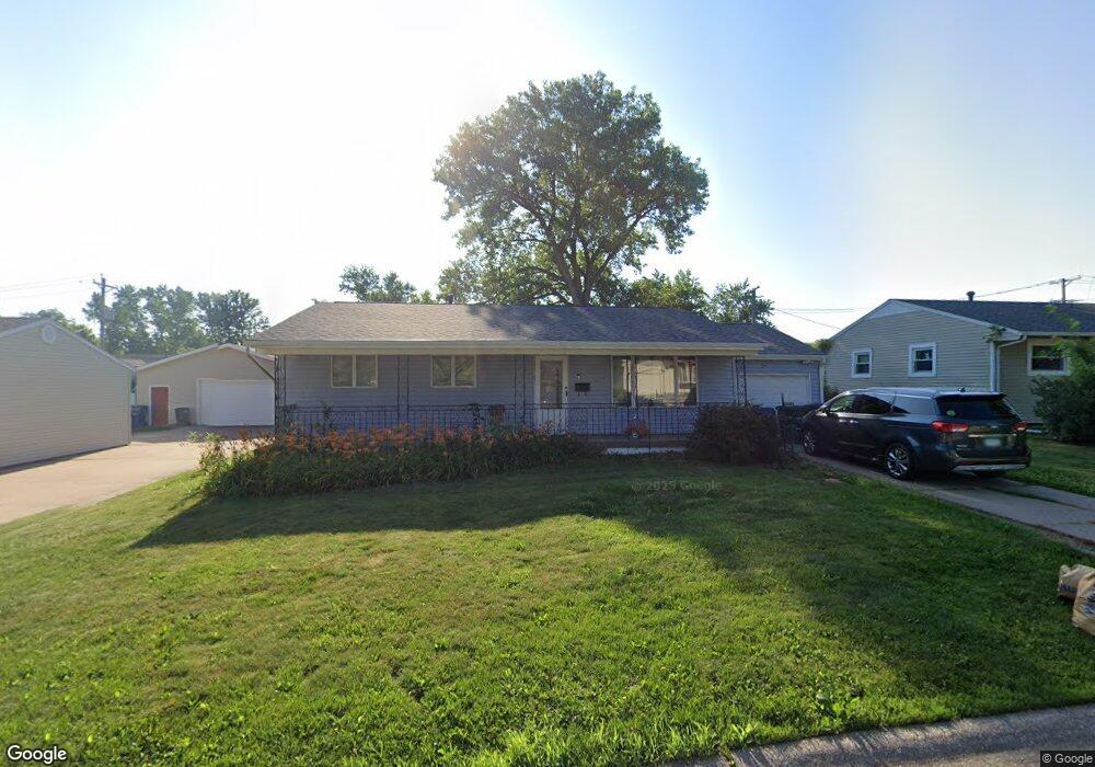 3029 Woodmayr Dr, Bettendorf, IA 52722 - photo 1