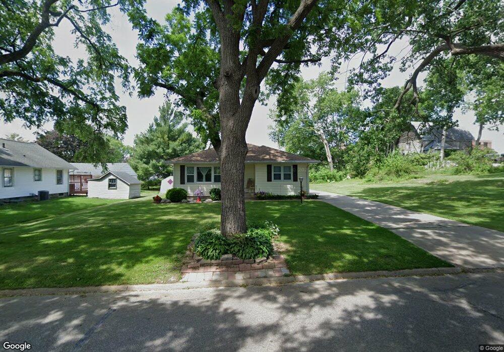 615 College St, Cedar Falls, IA 50613 - photo 1