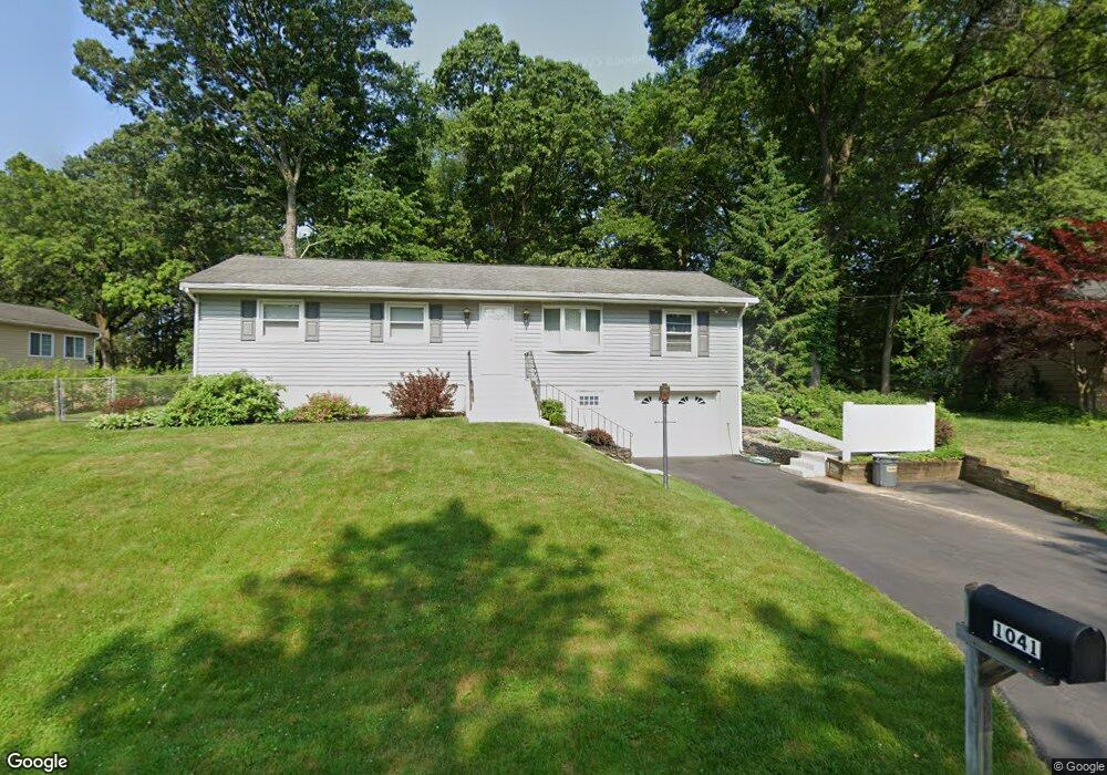 1041 Timothy Ln, Schenectady, NY 12309 - photo 1