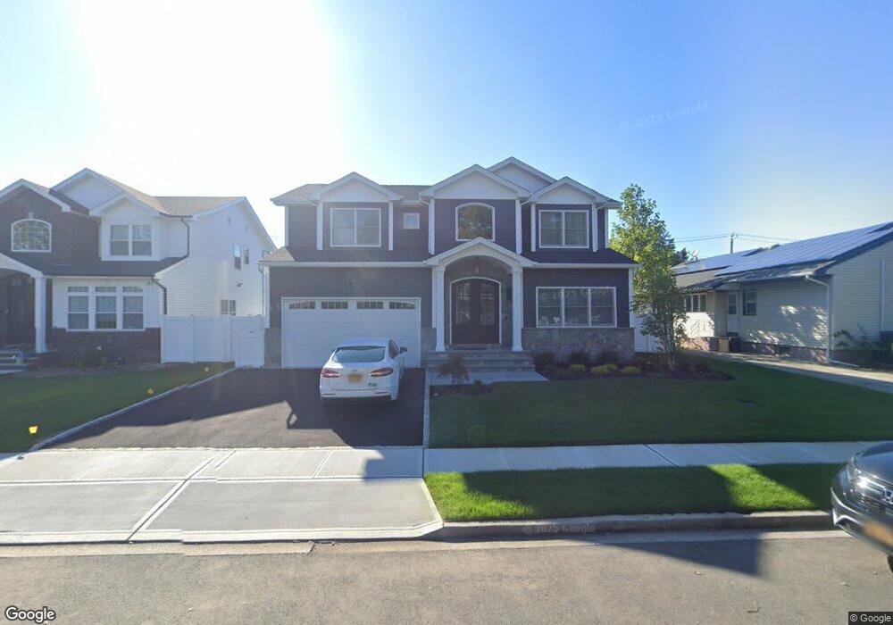 112 Kathleen Dr, Syosset, NY 11791 - photo 1