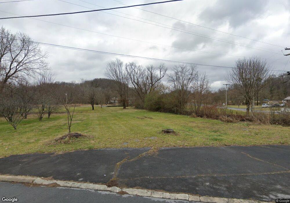 1721 Daytona Dr, Johnson City, TN 37601 - photo 1