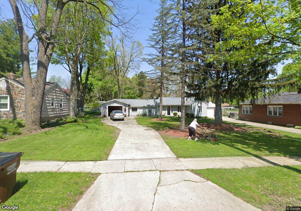 810 W Maple Ave, Adrian, MI 49221 - photo 1