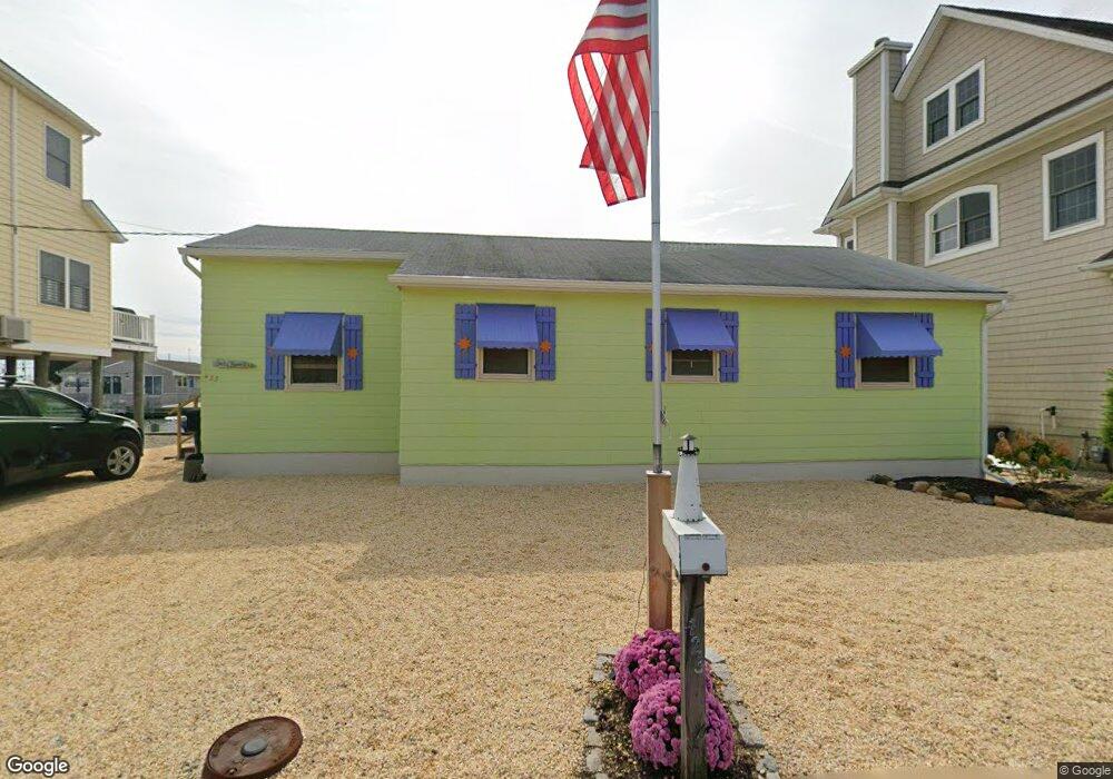 423 Cocoa Ct, Lavallette, NJ 08735 - photo 1