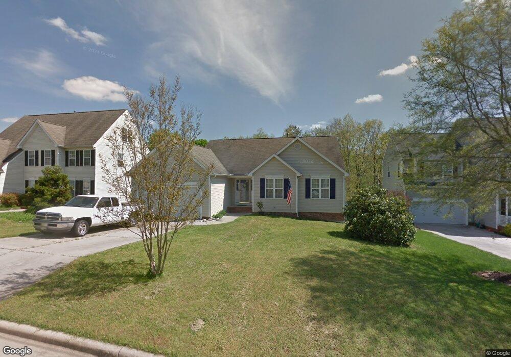 204 Jamestown Oaks Dr, Jamestown, NC 27282 - photo 1